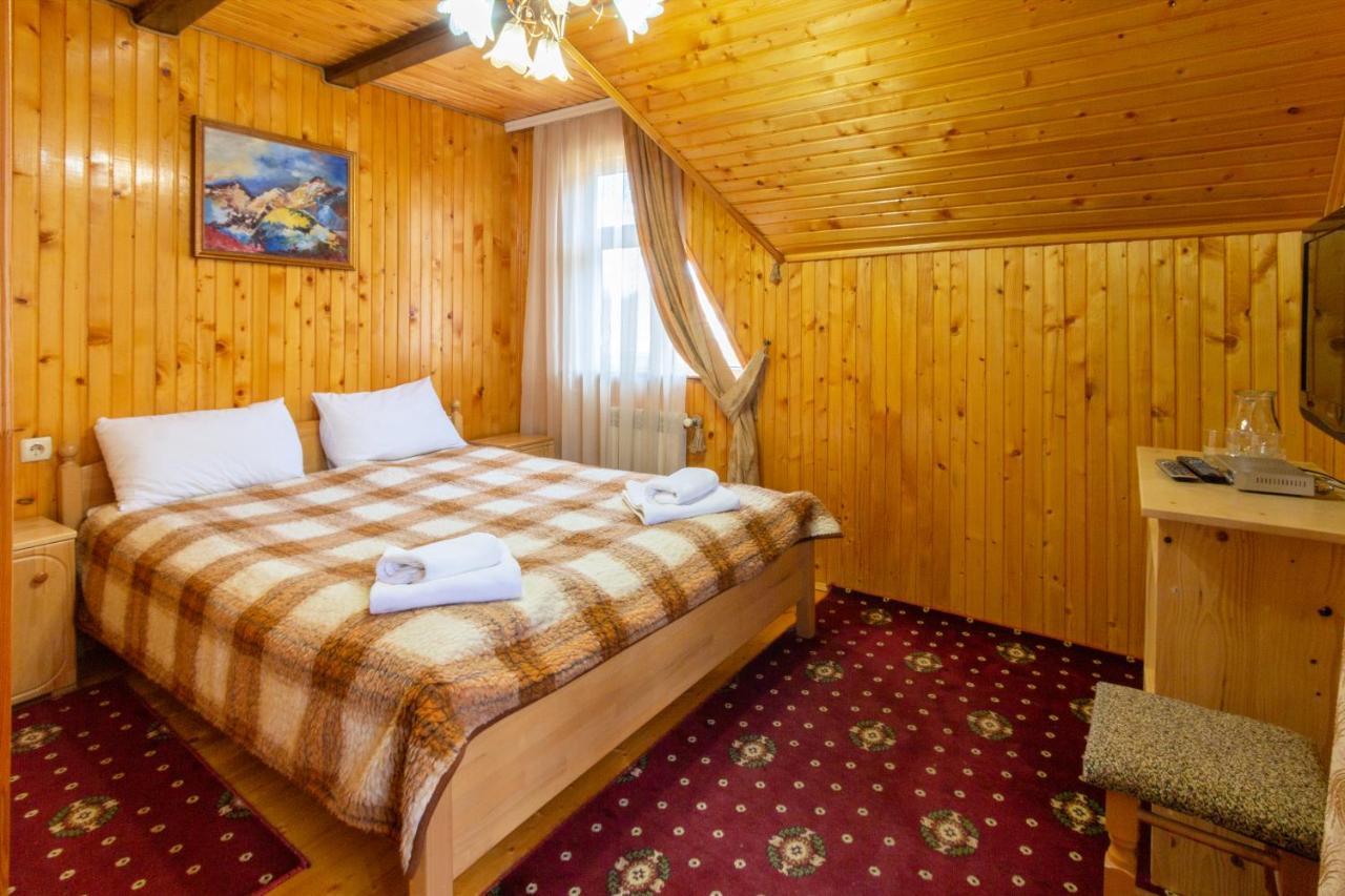 Hotel У Мар'Яни І Назара Yaremche Exterior foto