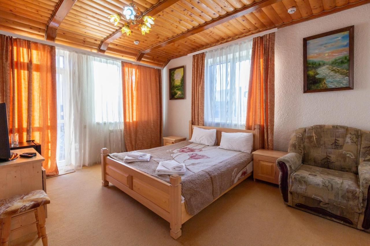 Hotel У Мар'Яни І Назара Yaremche Exterior foto