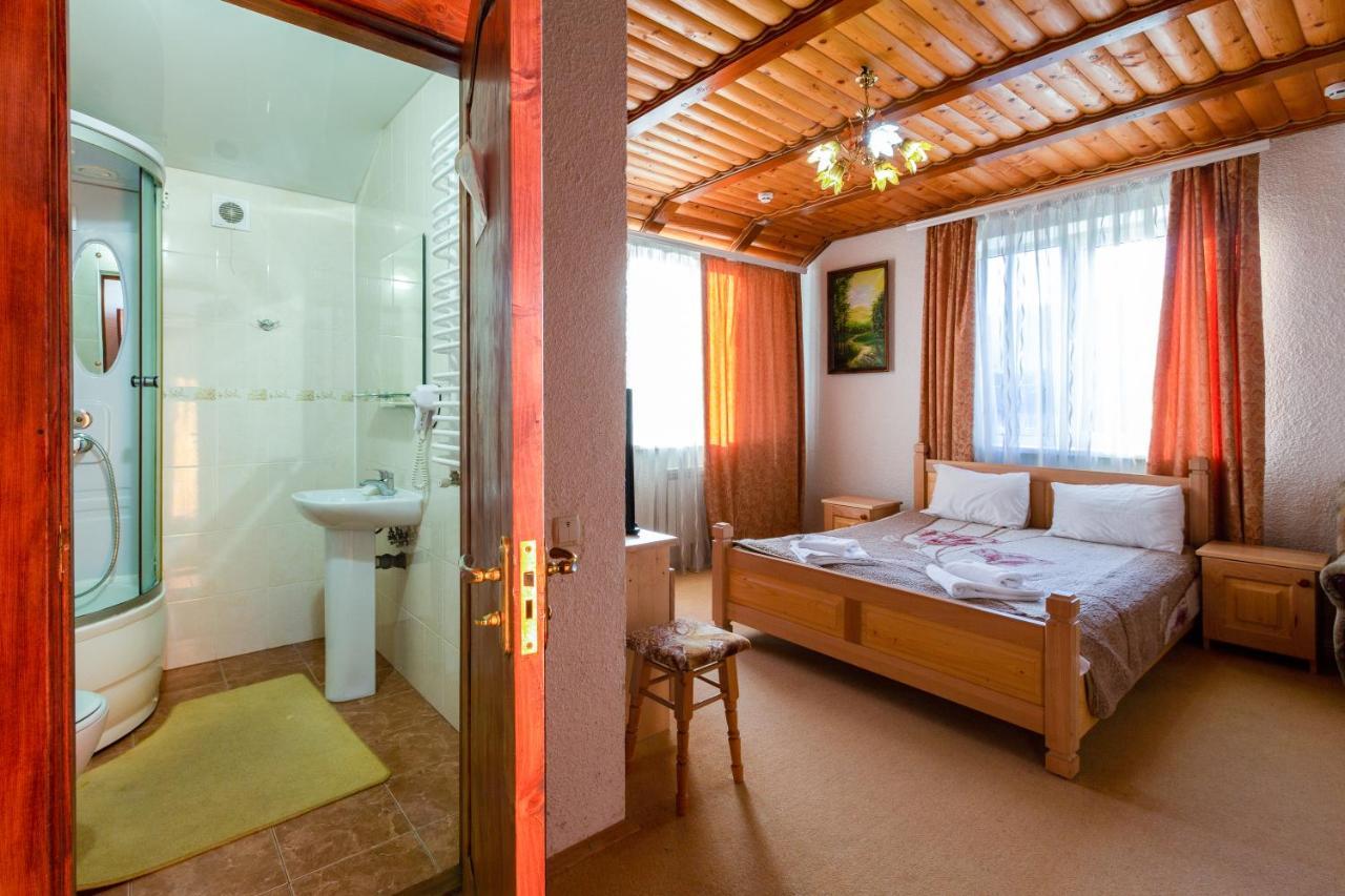 Hotel У Мар'Яни І Назара Yaremche Exterior foto
